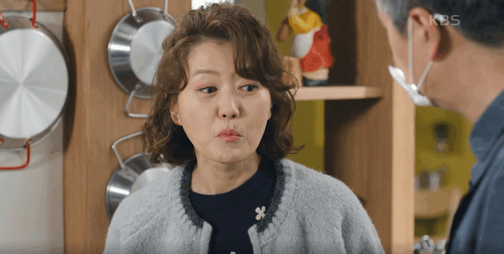 이미자에게 이용당했음을 이실직고하는 이혜숙