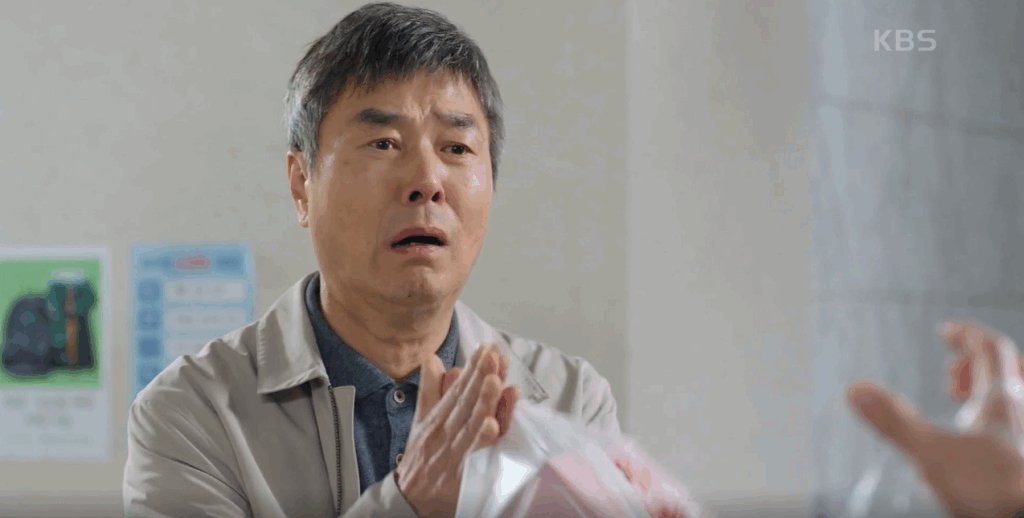 보증금 인상을 하지 말아달라고 애걸복걸하는 김대식