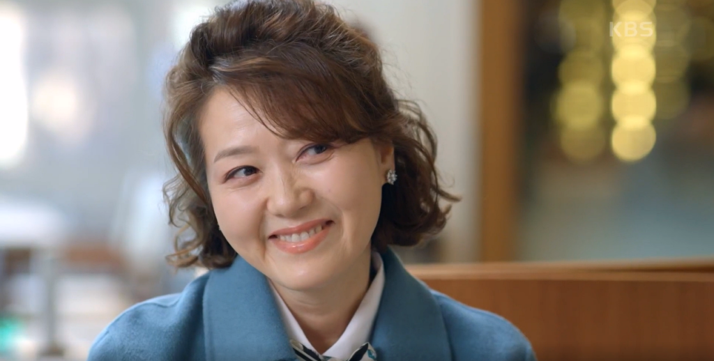 친구들의 모임에서 이미자를 공격하는 이혜숙
