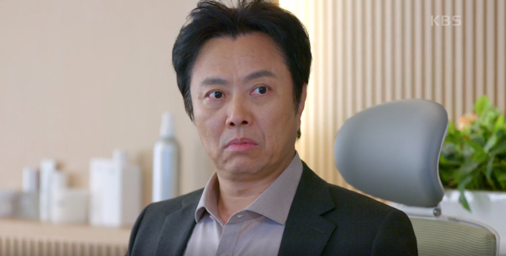 사무실에서 인턴에세 당황하는 서현철